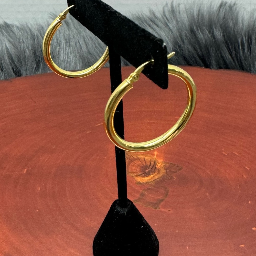 30mm Classic Hoop Earrings In 14 Karat Yellow Gold Over Sterling Silver - Picture 7 of 9